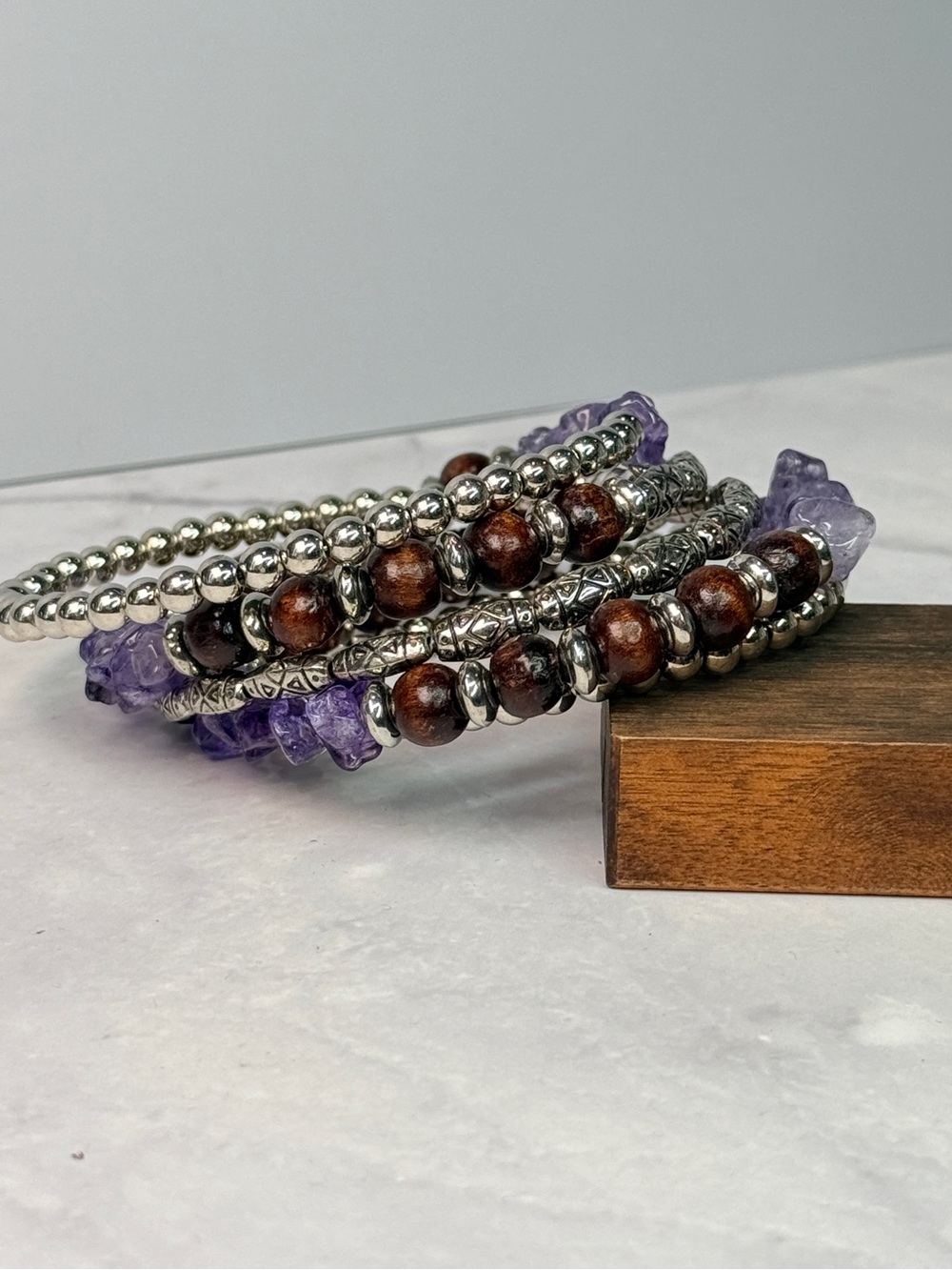 🚨3 for $15🚨Memory Wire Bracelet with Silver Tone, Wood and Amethyst Chip Beads